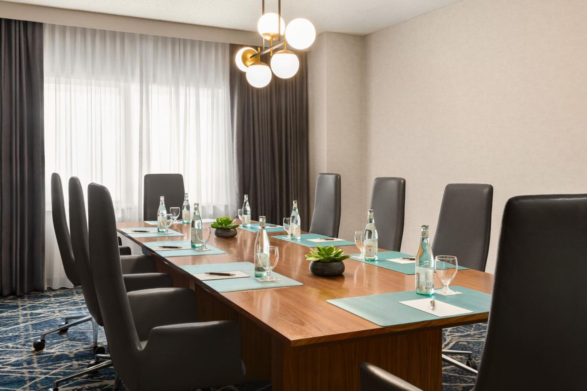Sheraton Suites Chicago O'Hare Rosemont Zewnętrze zdjęcie
